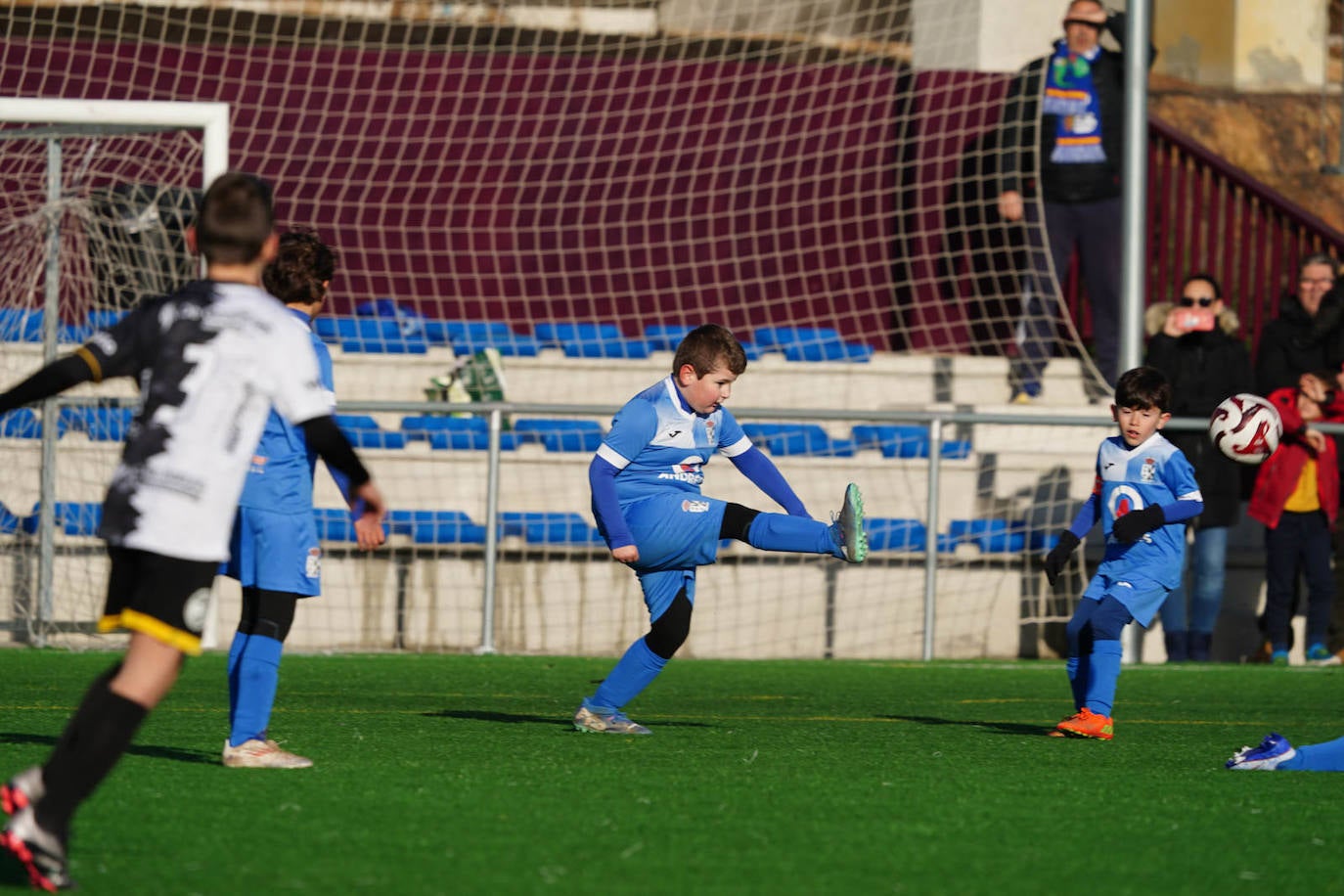 La jornada del fútbol base en Salamanca, en imágenes