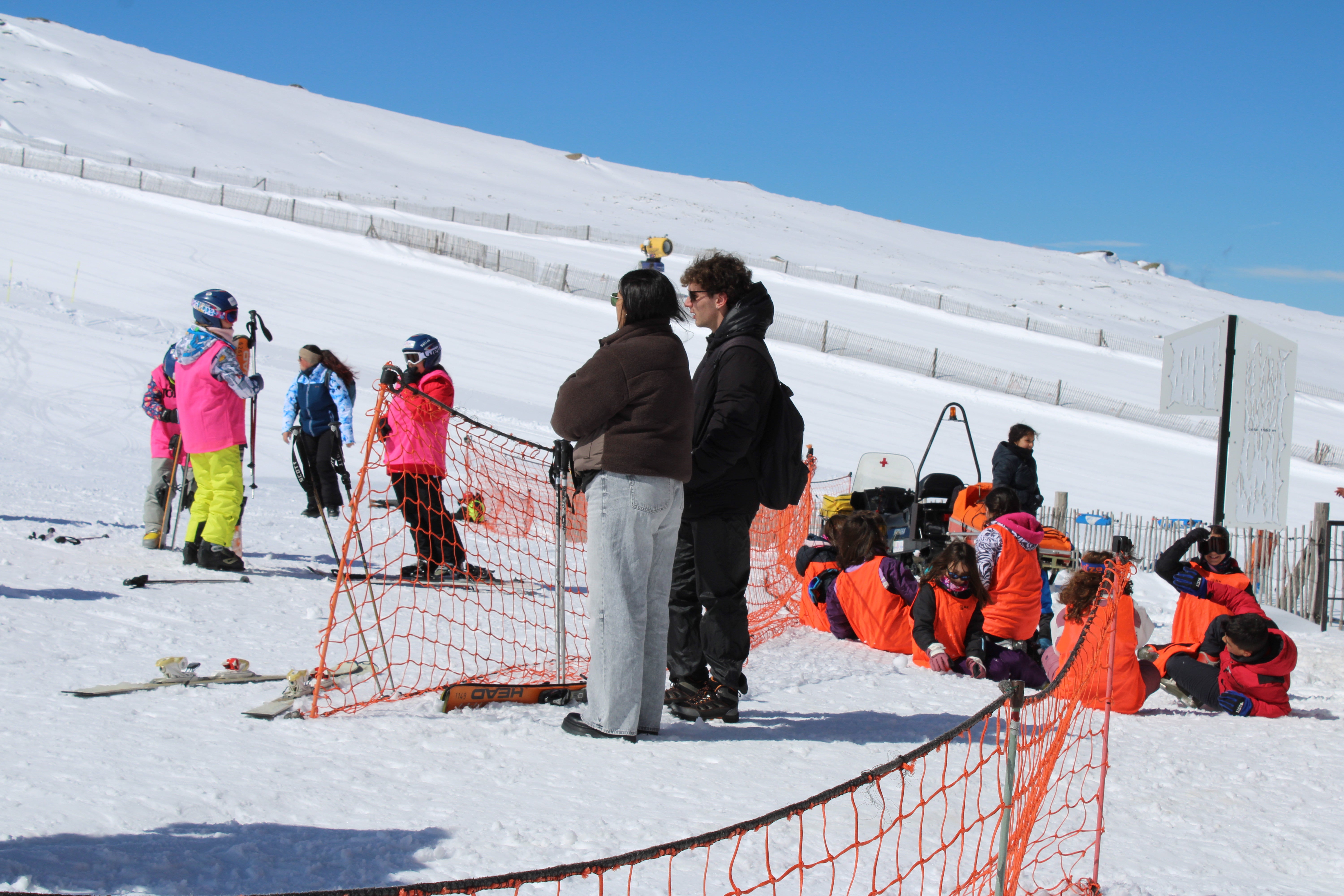 La gran paradoja de La Covatilla: llena de nieve, pero con tres pistas operativas de un total de 19