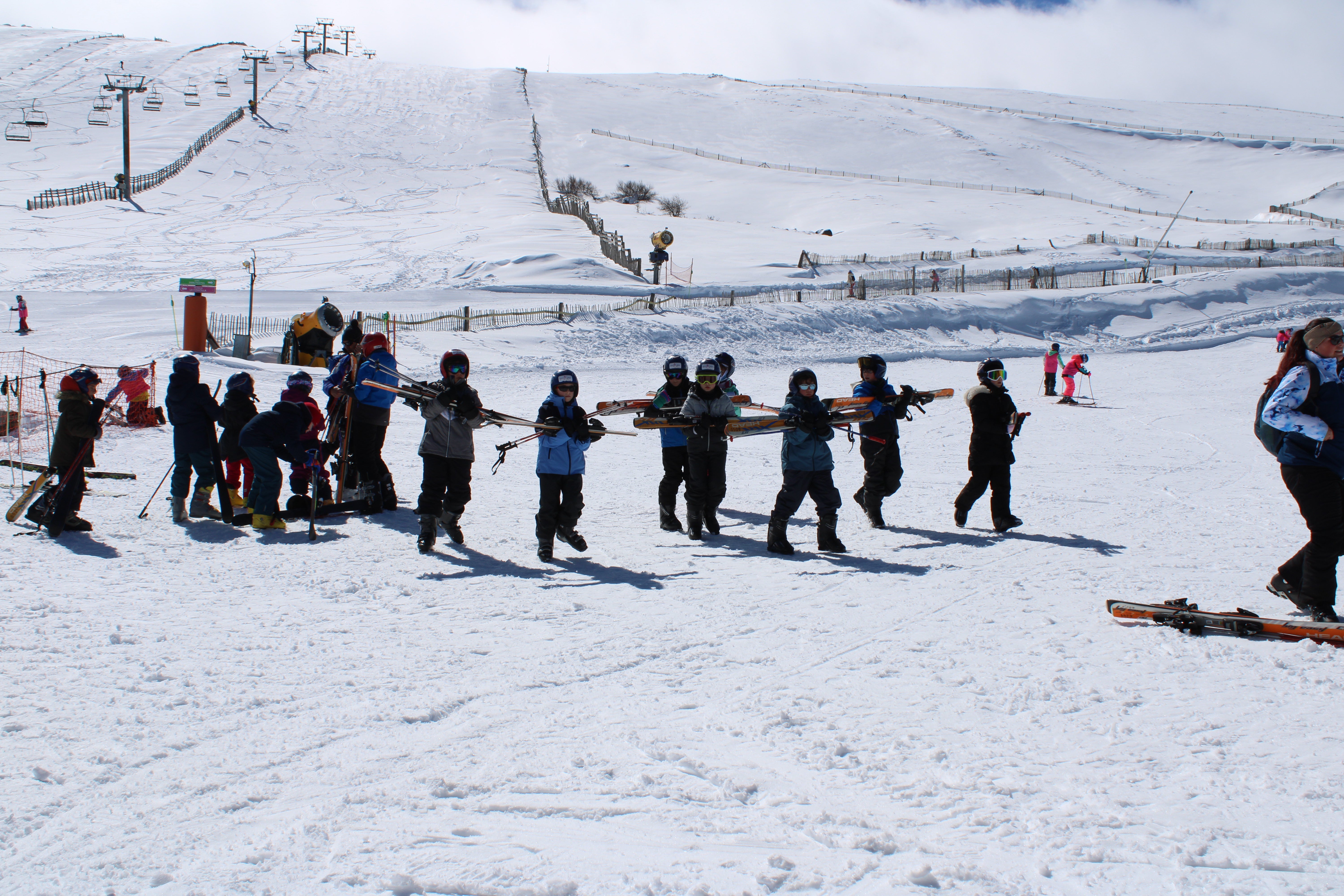 La gran paradoja de La Covatilla: llena de nieve, pero con tres pistas operativas de un total de 19