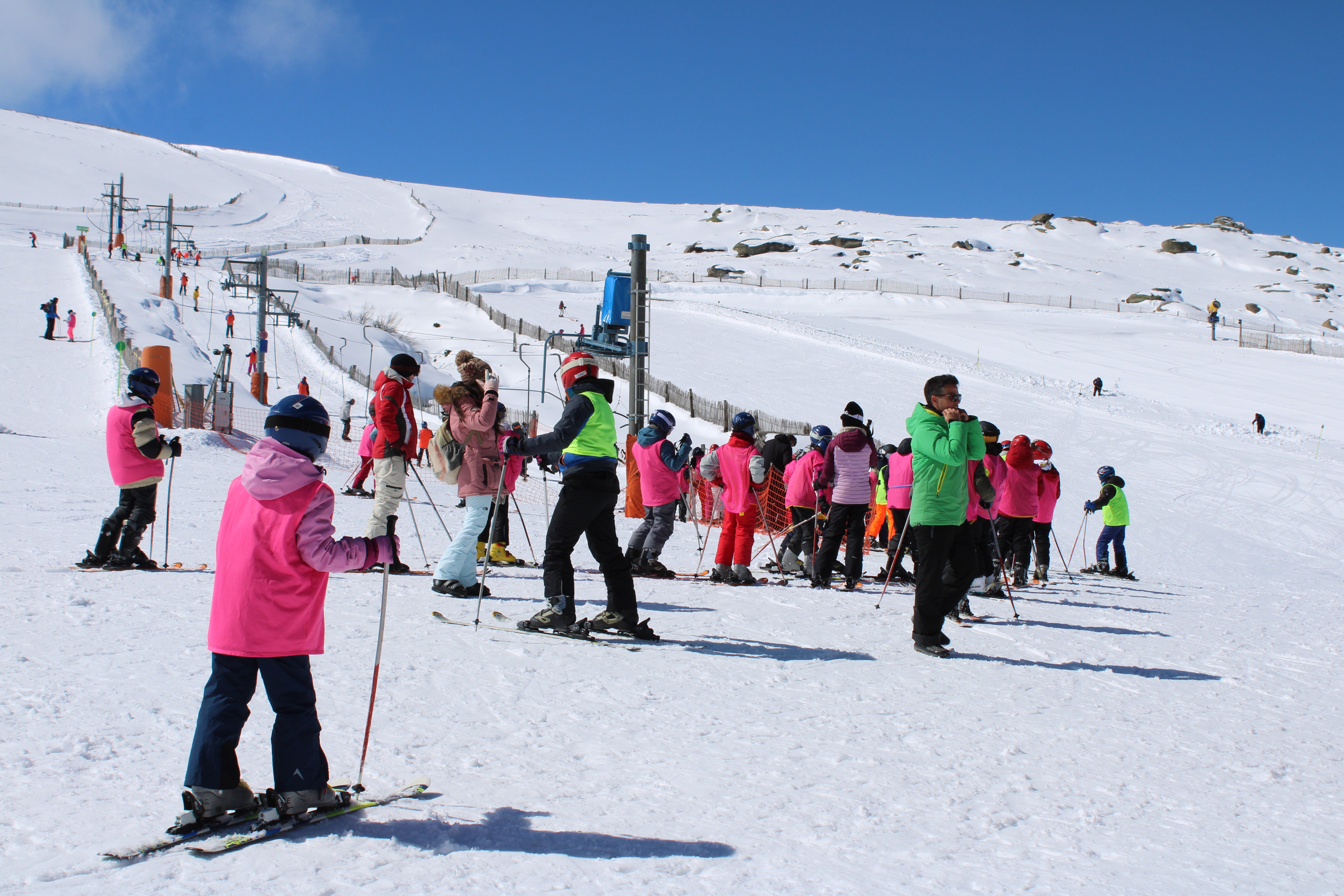 La gran paradoja de La Covatilla: llena de nieve, pero con tres pistas operativas de un total de 19