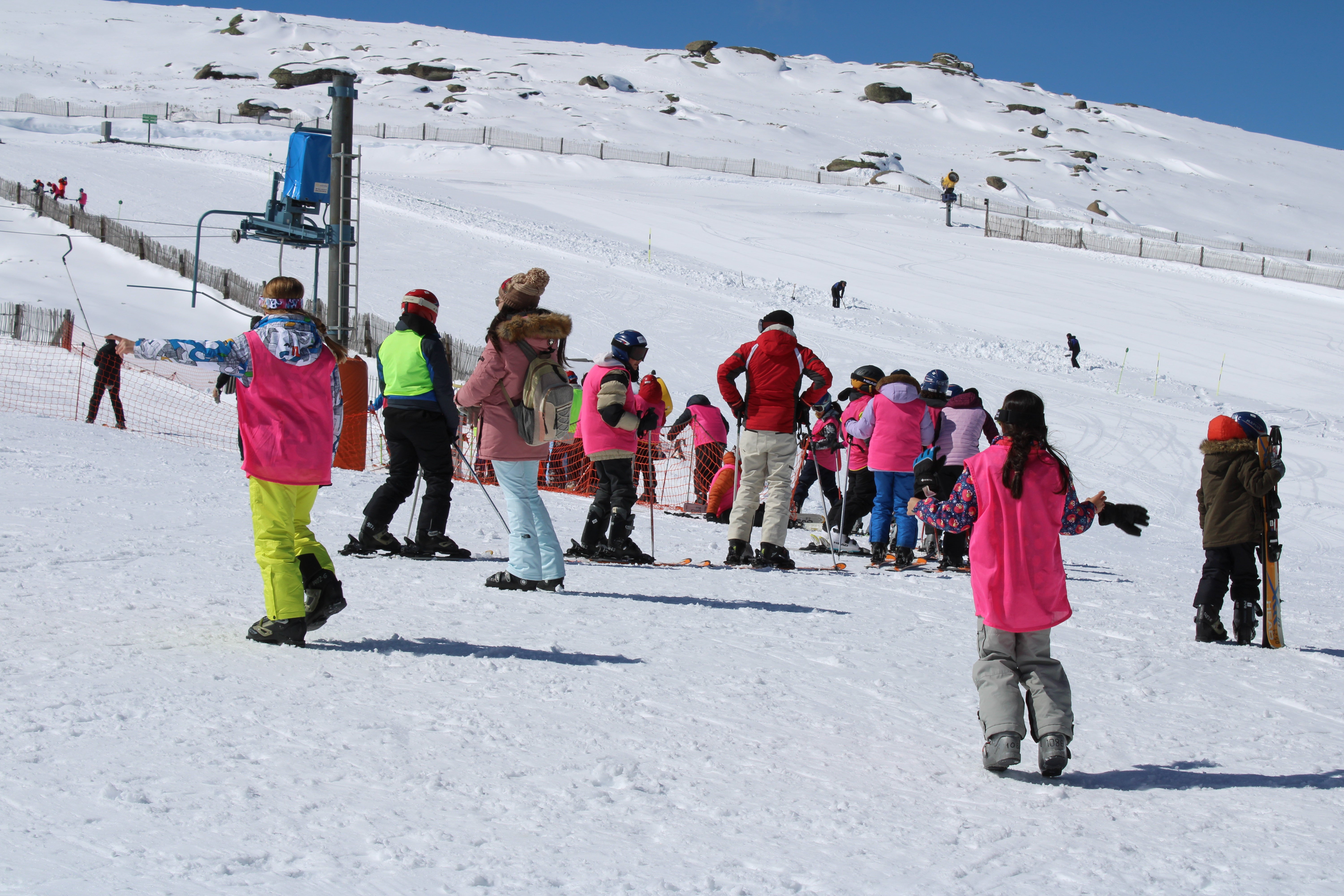 La gran paradoja de La Covatilla: llena de nieve, pero con tres pistas operativas de un total de 19