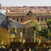 Abajo, Radcliffe Camera, en Óxford. Arriba, el palacio de Anaya, en Salamanca.