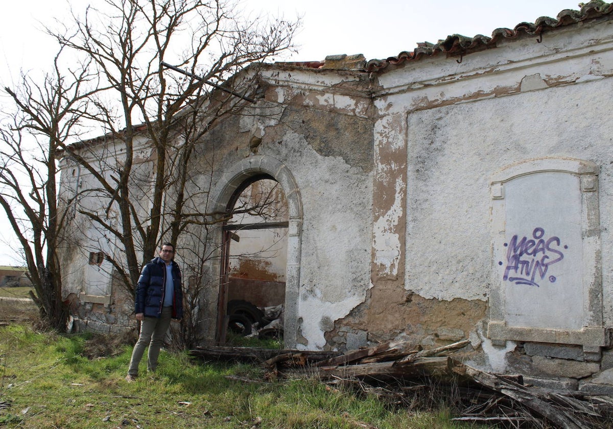 Imagen principal - Imágenes de la estación y su entorno.