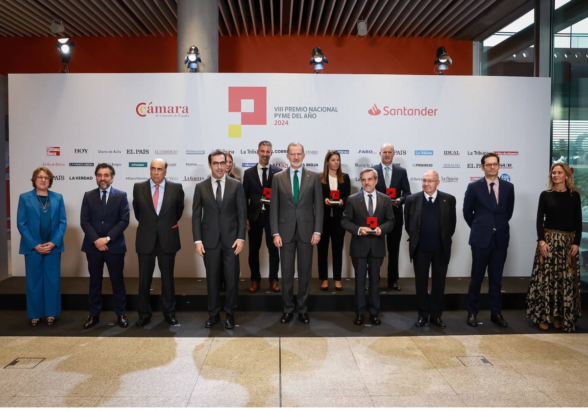 Imagen de familia de la entrega de premios presidida por S.M. El Rey.