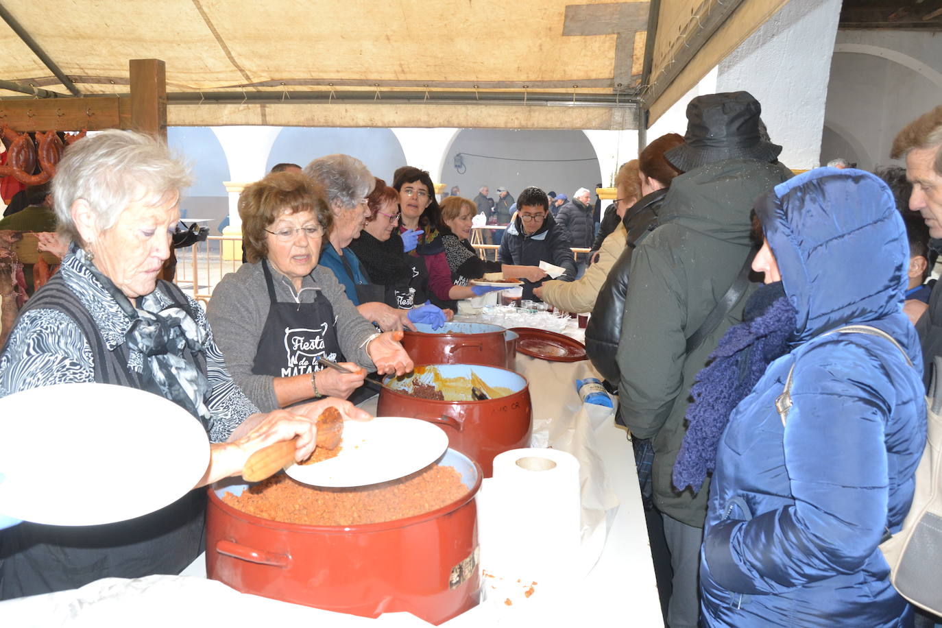 La lluvia no desluce la tradición matancera de Ciudad Rodrigo