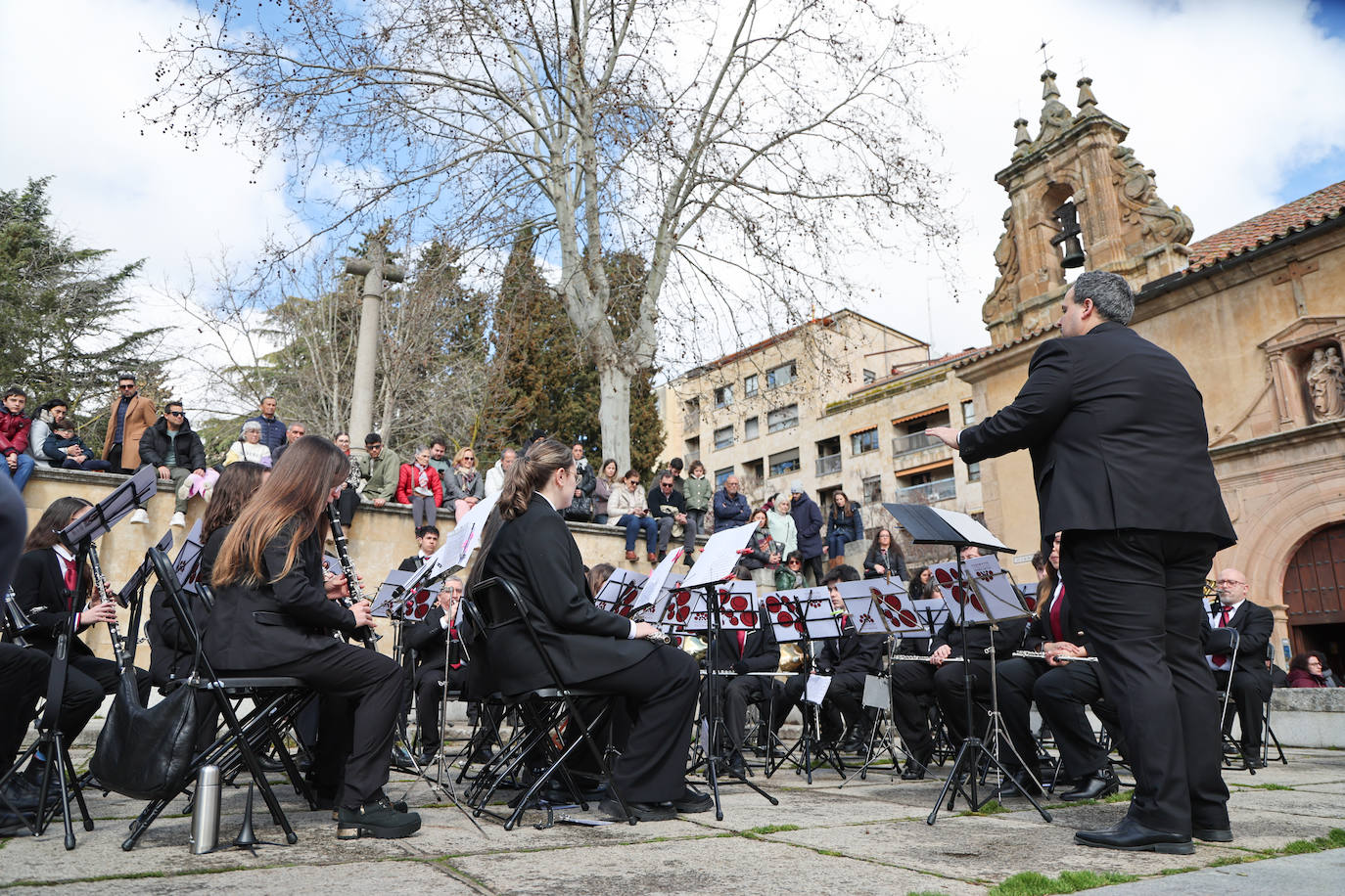 Marchas procesionales y la interpretación del Miserere en un Domingo de Pasión