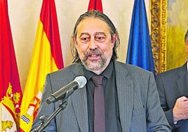 Adolfo García Sastre, ayer en el Salón de Recepciones.