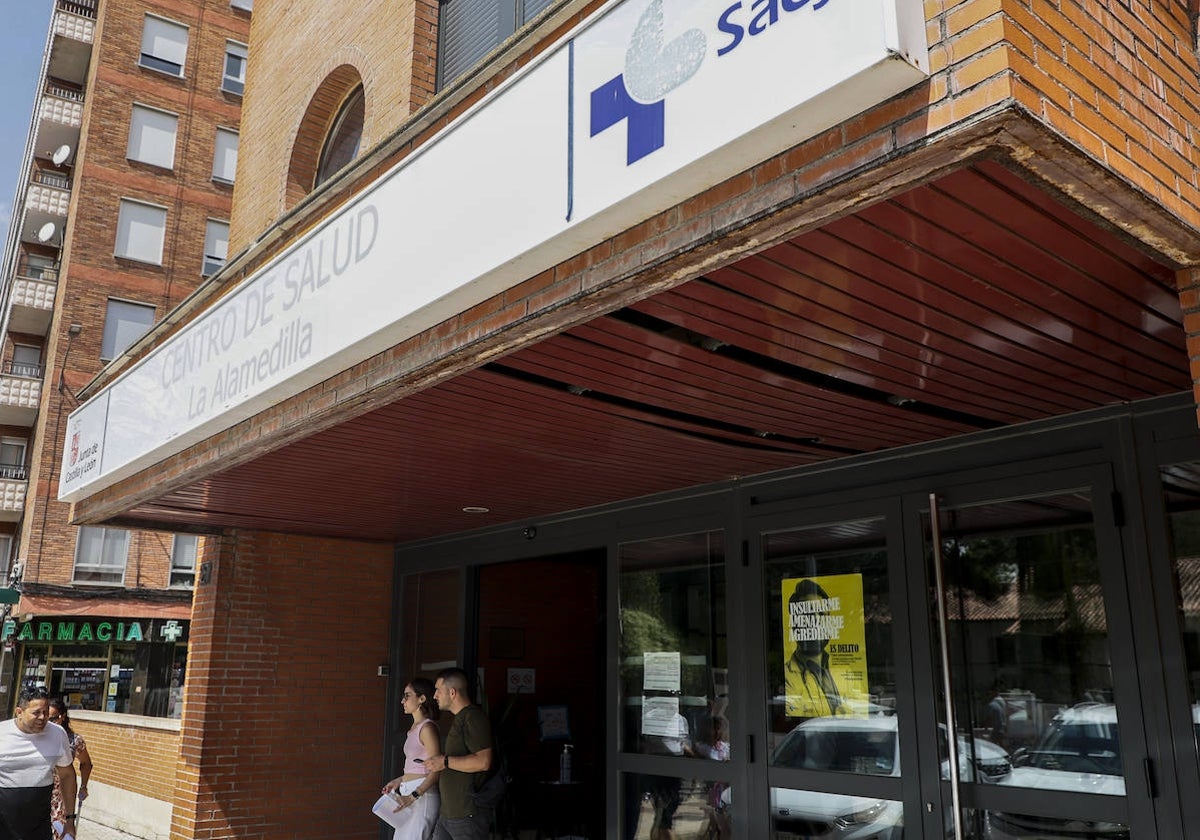 Entrada del centro de salud de La Alamedilla.