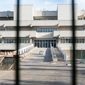 Fachada del centro habilitado para la acogida de menores extranjeros no acompañados.