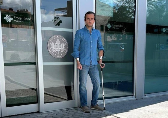 Damián Castaño, a su salida de la clínica de la Fraternidad de Madrid.