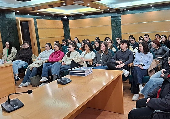Estudiantes de la Universidad de Salamanca en Carbajosa de la Sagrada.