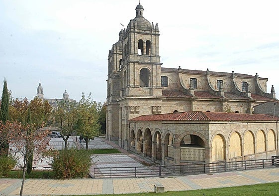 Entorno de la Iglesia Nueva del Arrabal.