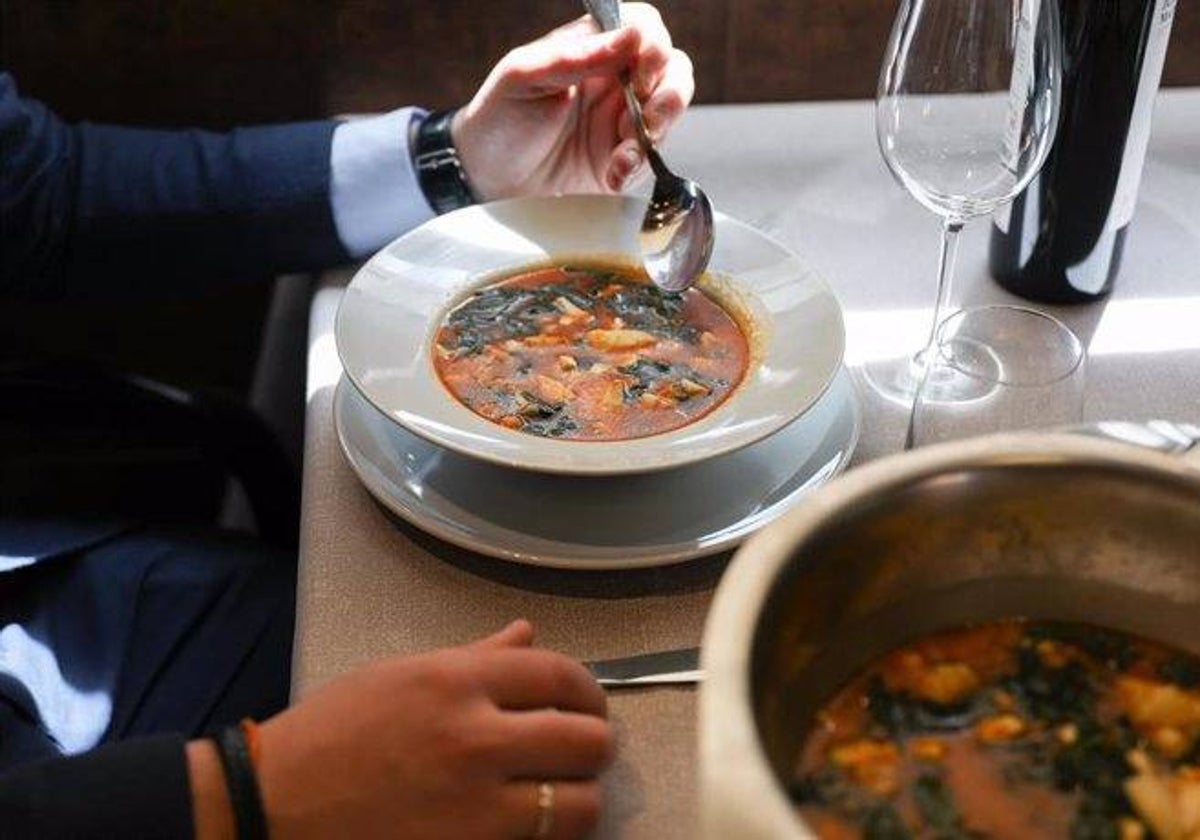 El truco infalible que usan los expertos para salvar un guiso con exceso de sal