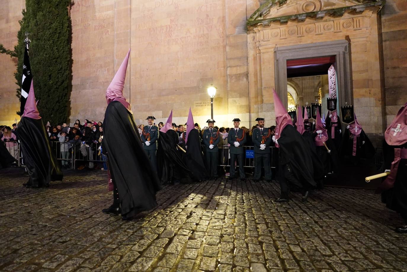 La procesión del Flagelado y Nuestra Señora de las Lágrimas, en imágenes
