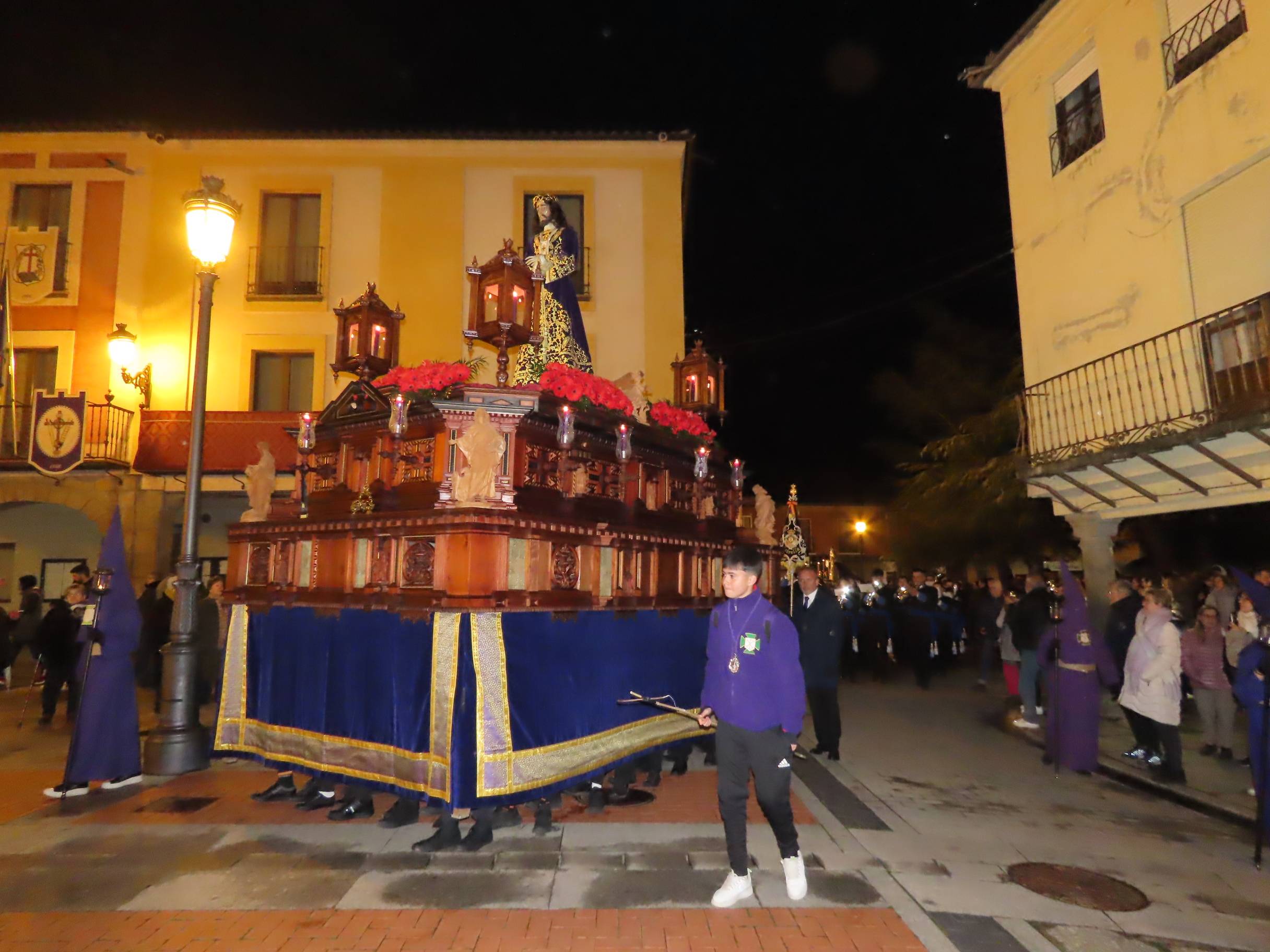 La emoción arranca aplausos en la procesión del Nazareno de Peñaranda de Bracamonte