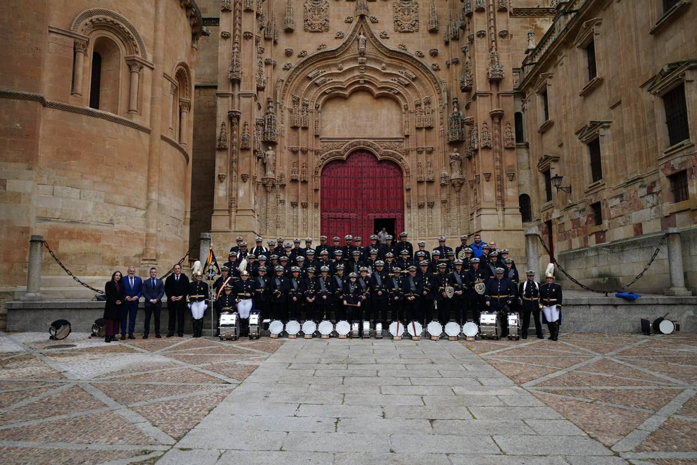 La procesión de la Hermandad de Nuestro Padre Jesús del Vía Crucis, en imágenes