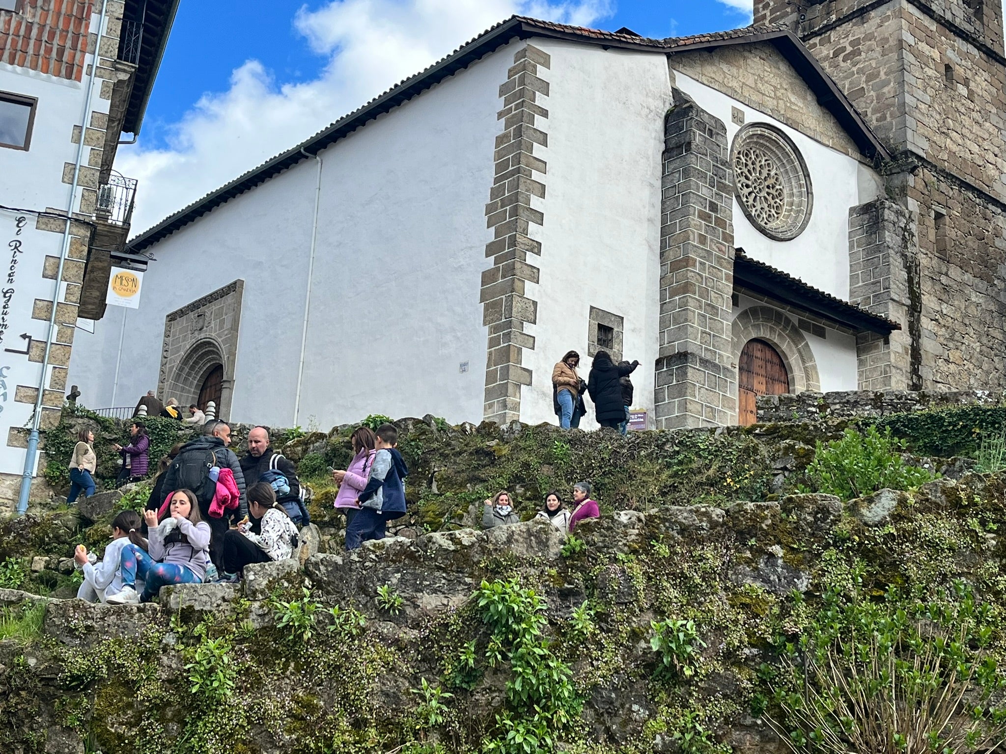 El vía crucis de Candelario gana en juventud