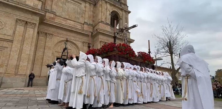 Imagen de la procesión de la Hermandad del Cristo del Amor y de la Paz.