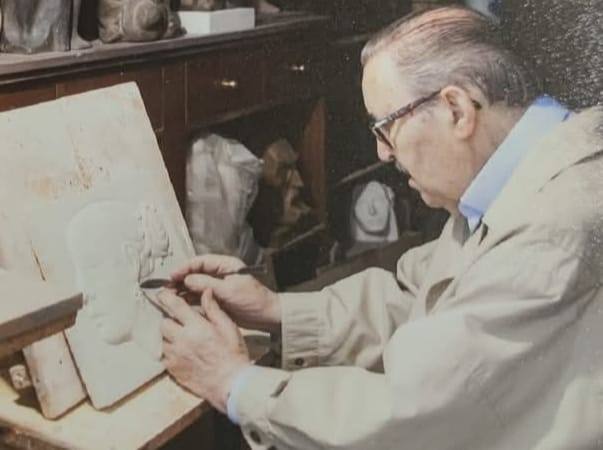 Imagen principal - 30 miradas alrededor de la mujer en una muestra monumental