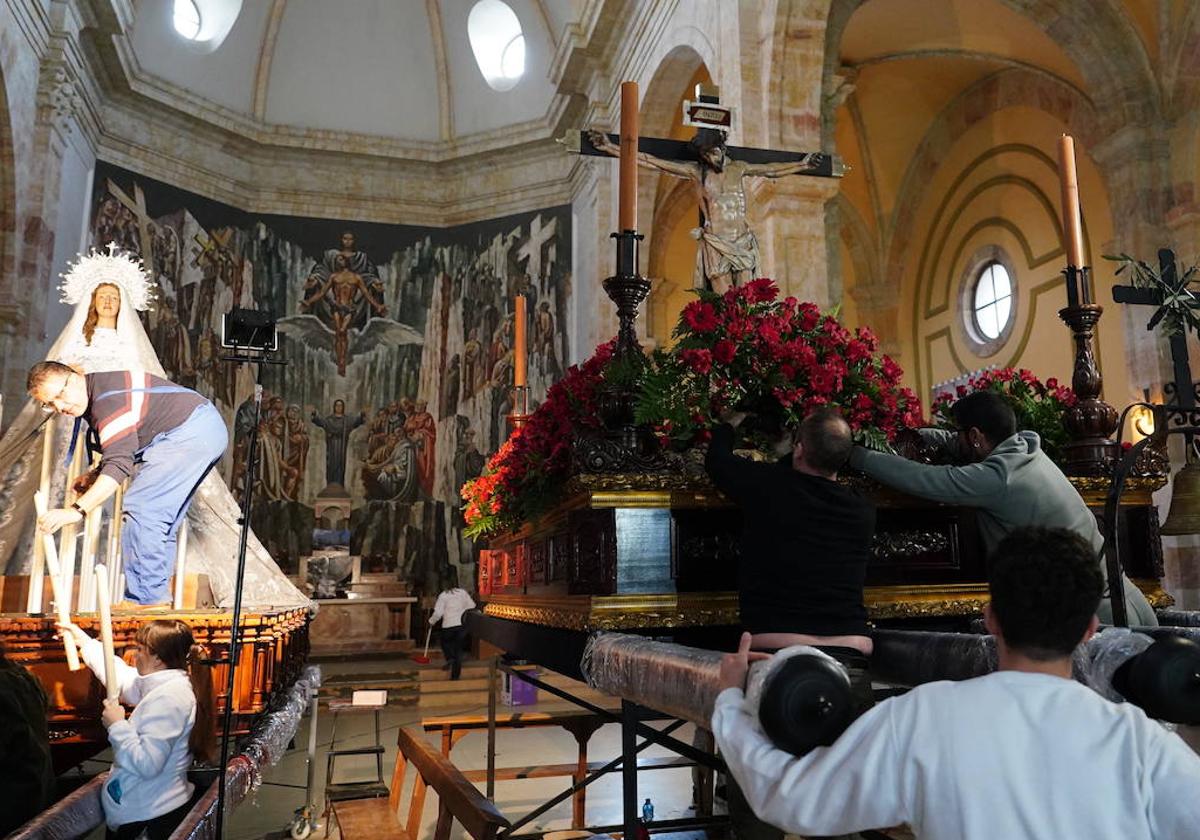 La Catedral, epicentro de las horas centrales del Jueves Santo