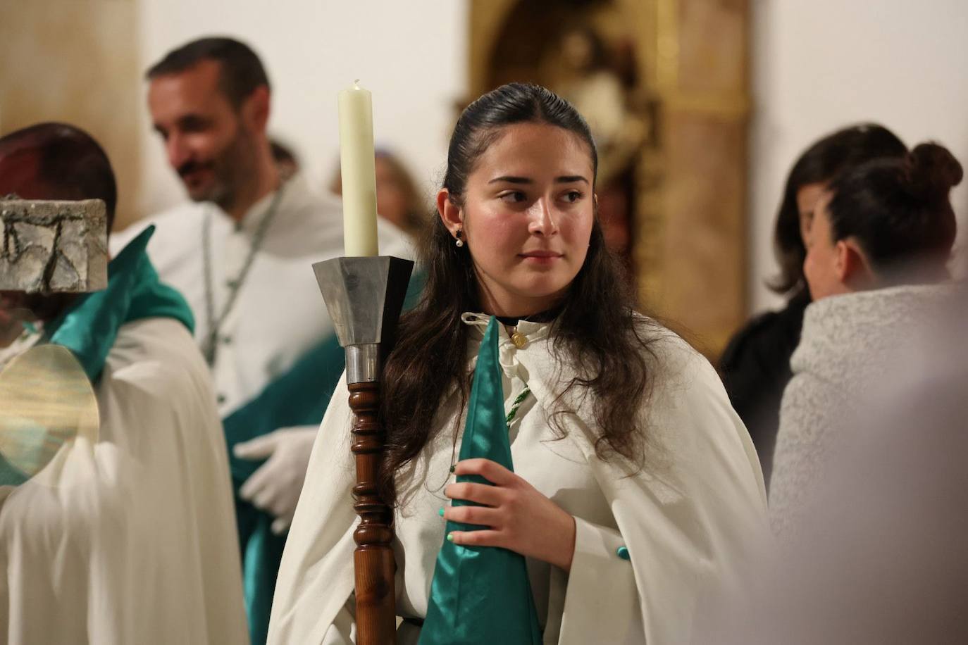 La lluvia obliga a suspender las cuatro procesiones del Viernes Santo y desata las lágrimas de los congregantes