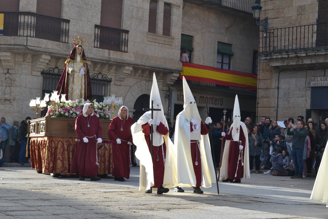El Santo Entierro recorre Ciudad Rodrigo entre devoción y emoción