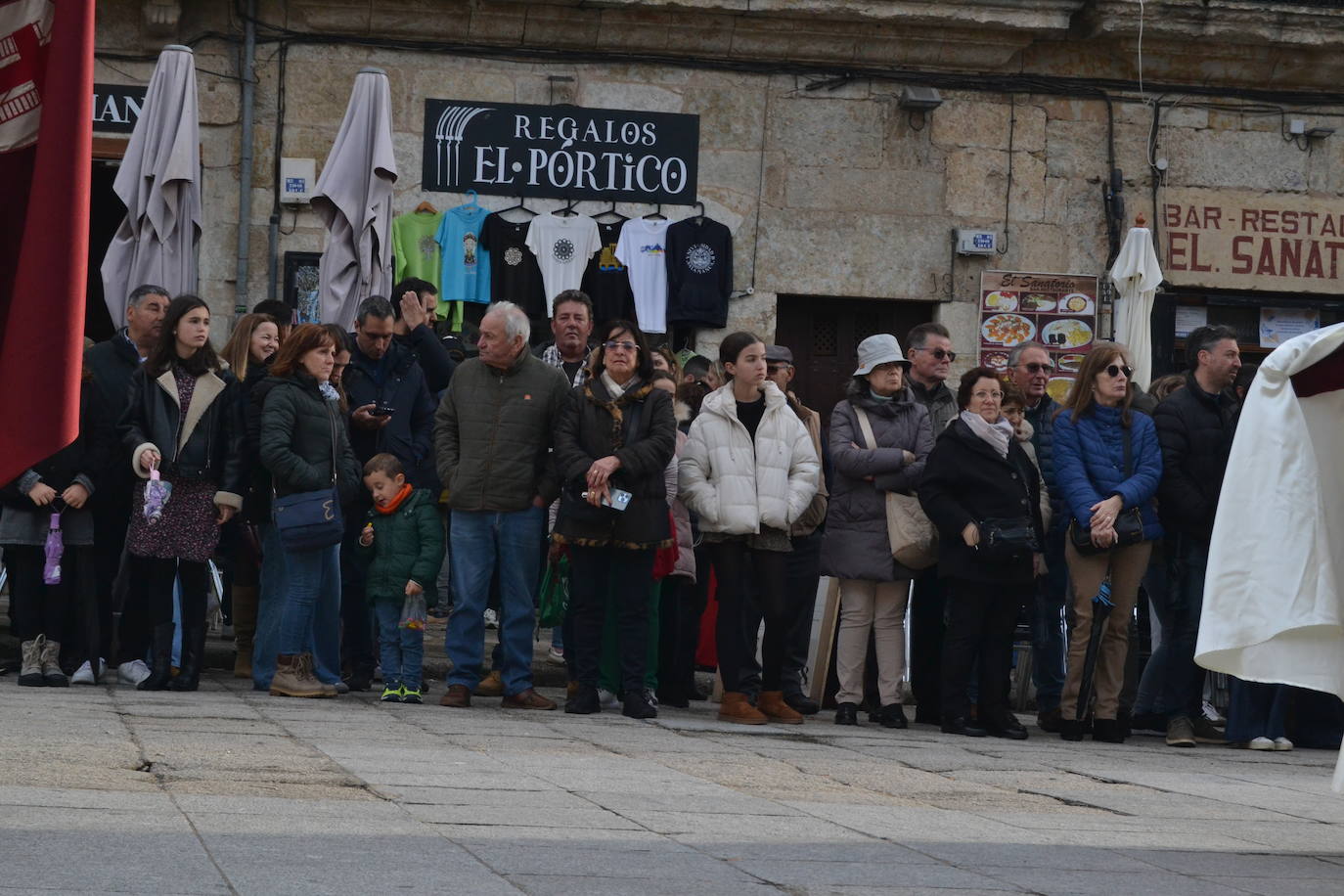 El Santo Entierro recorre Ciudad Rodrigo entre devoción y emoción