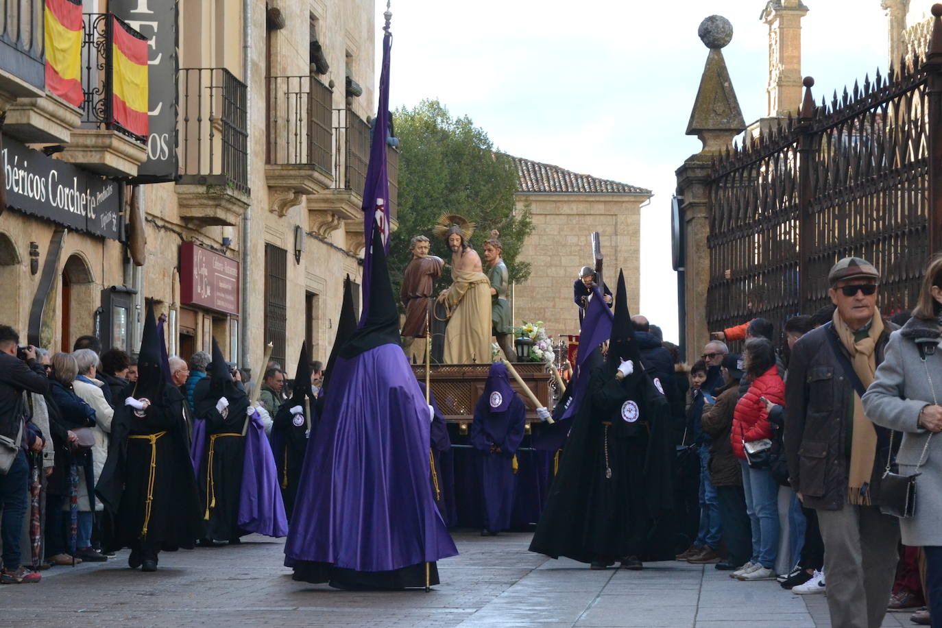 El Santo Entierro recorre Ciudad Rodrigo entre devoción y emoción
