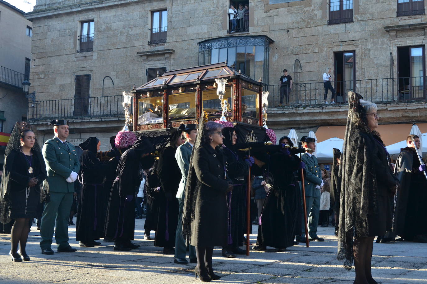 El Santo Entierro recorre Ciudad Rodrigo entre devoción y emoción
