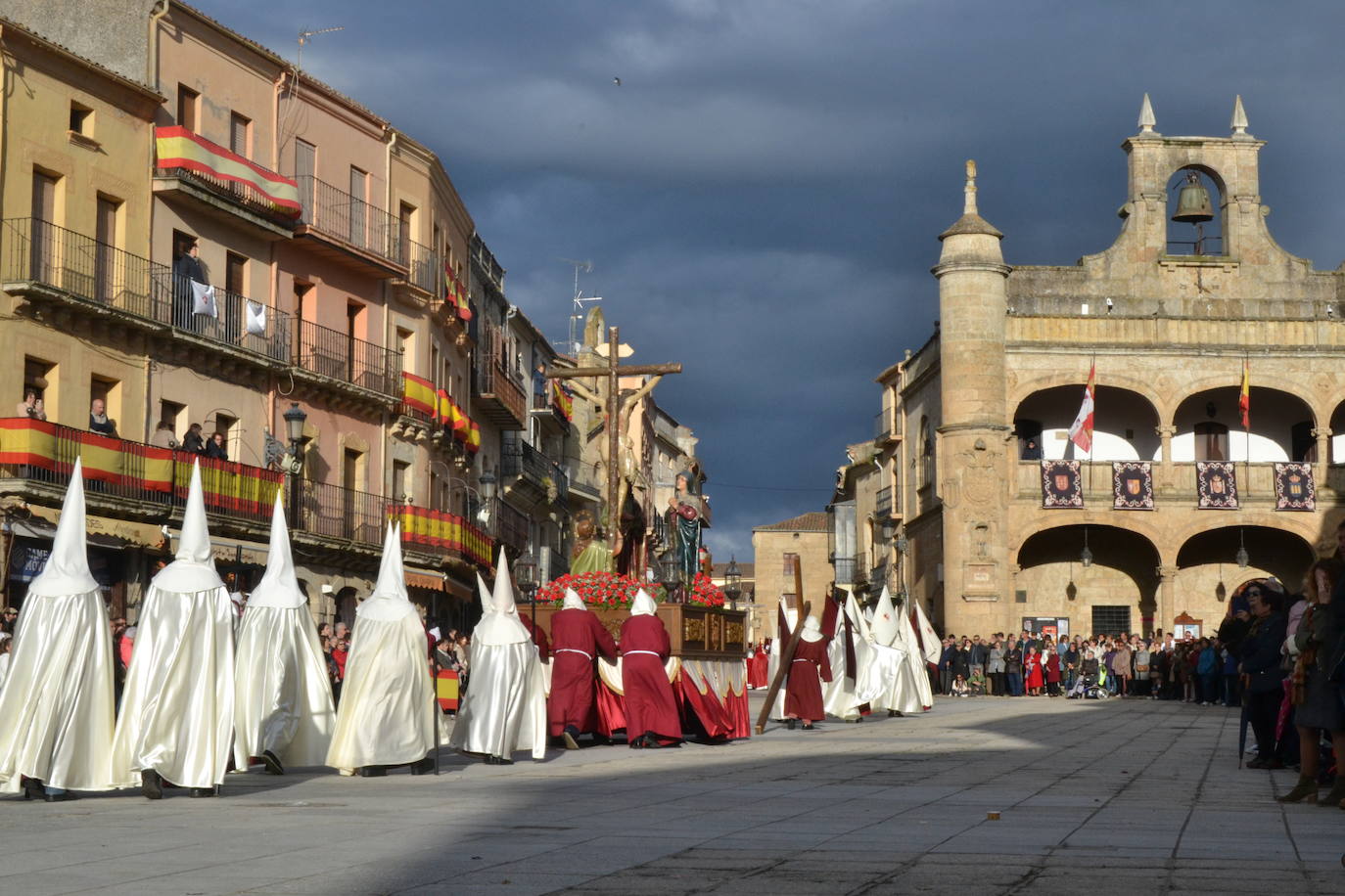 El Santo Entierro recorre Ciudad Rodrigo entre devoción y emoción