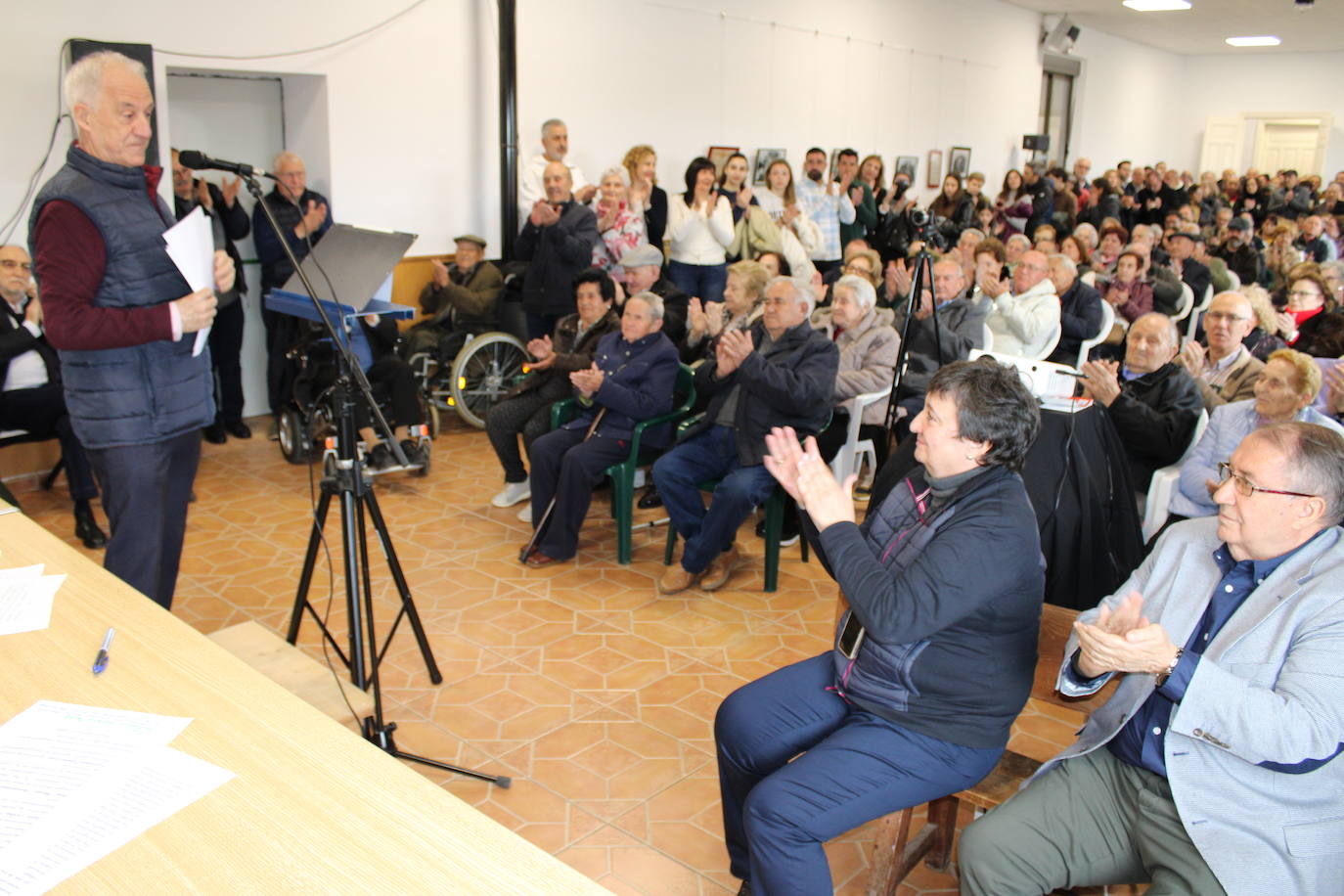 Bercimuelle se reencuentra en el centenario de su escuela