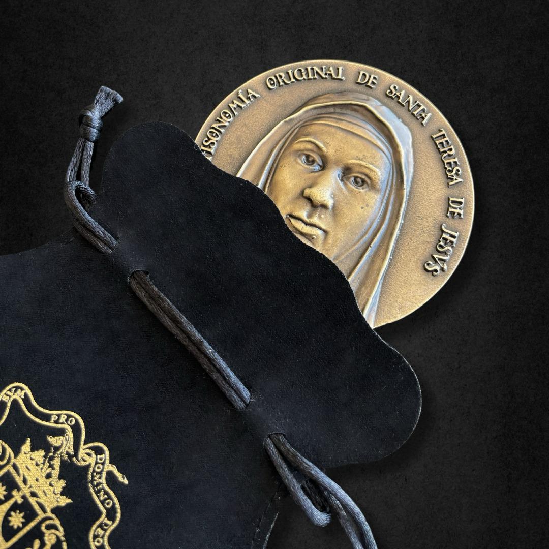 La veneración de Santa Teresa dispara el interés por los &#039;souvenirs&#039;