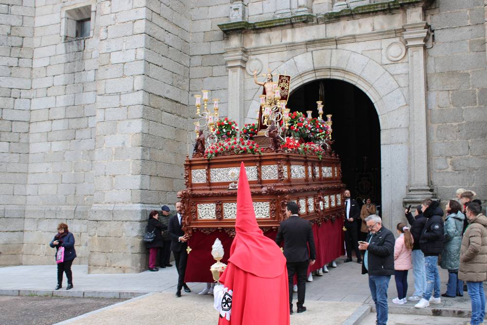 Emocionante procesión del Resucitado en Peñaranda