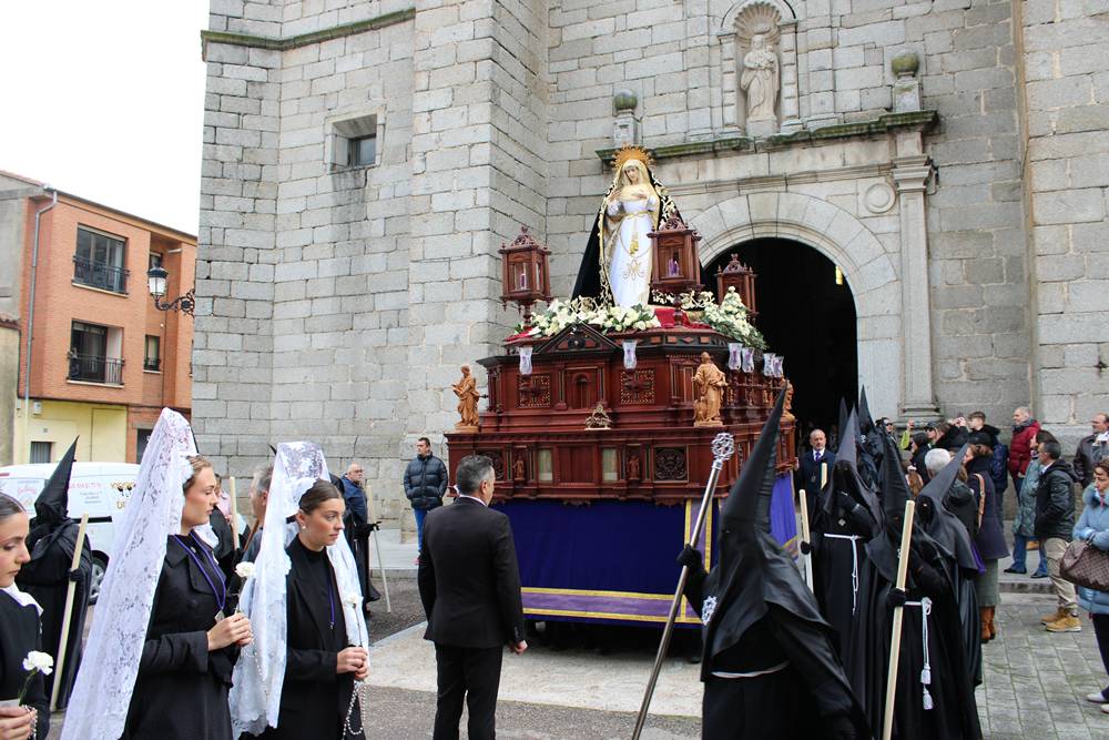 Emocionante procesión del Resucitado en Peñaranda