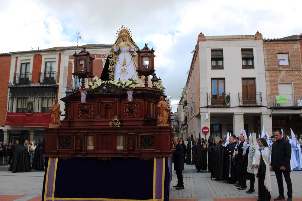 Emocionante procesión del Resucitado en Peñaranda