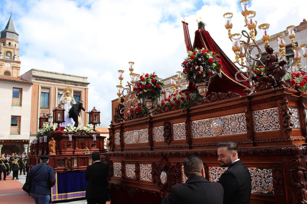 Emocionante procesión del Resucitado en Peñaranda
