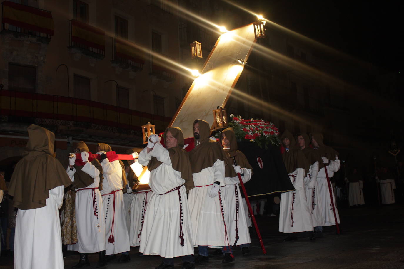 Ciudad Rodrigo saca a procesionar por primera vez su Sábana Santa