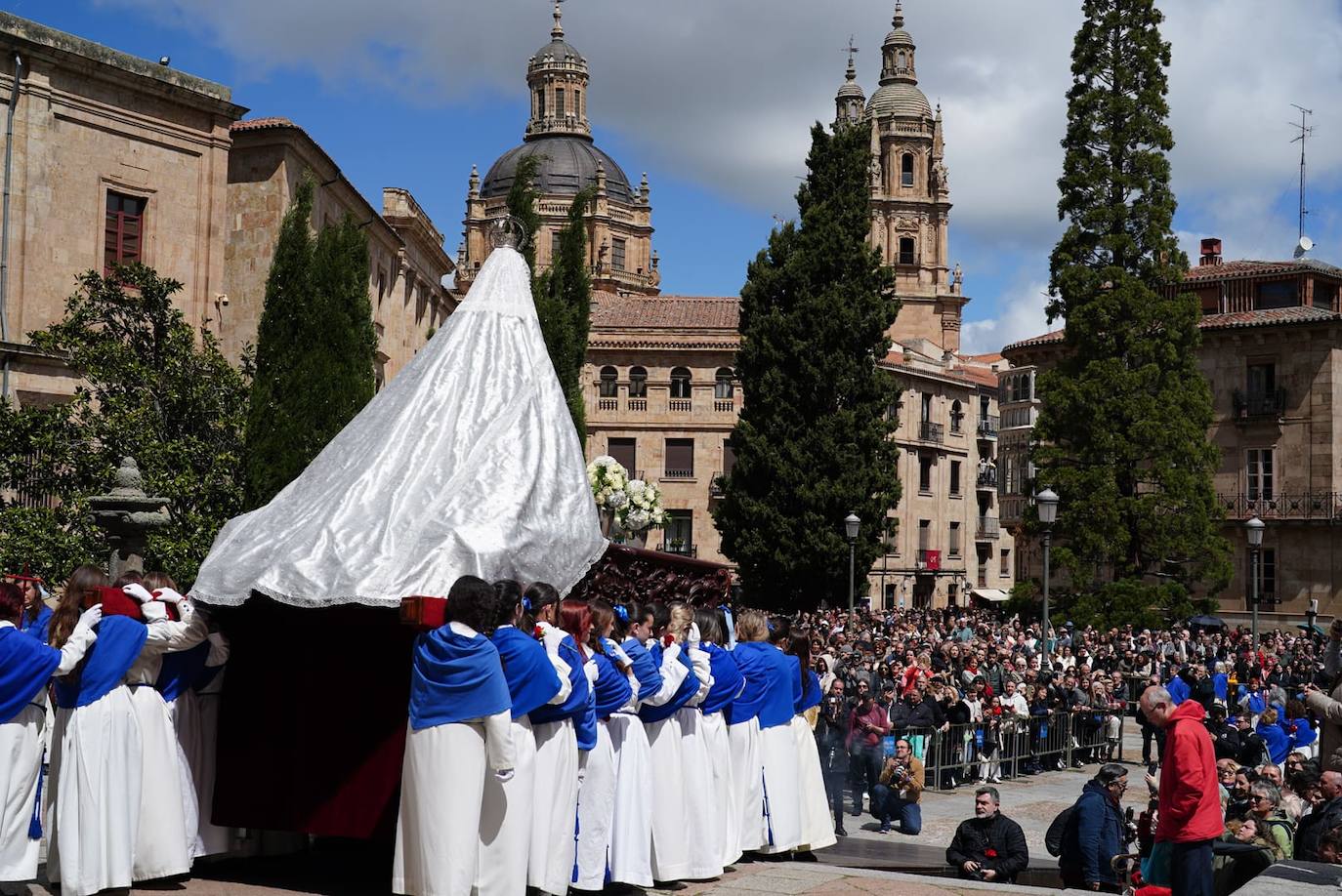 La procesión del Encuentro, en imágenes