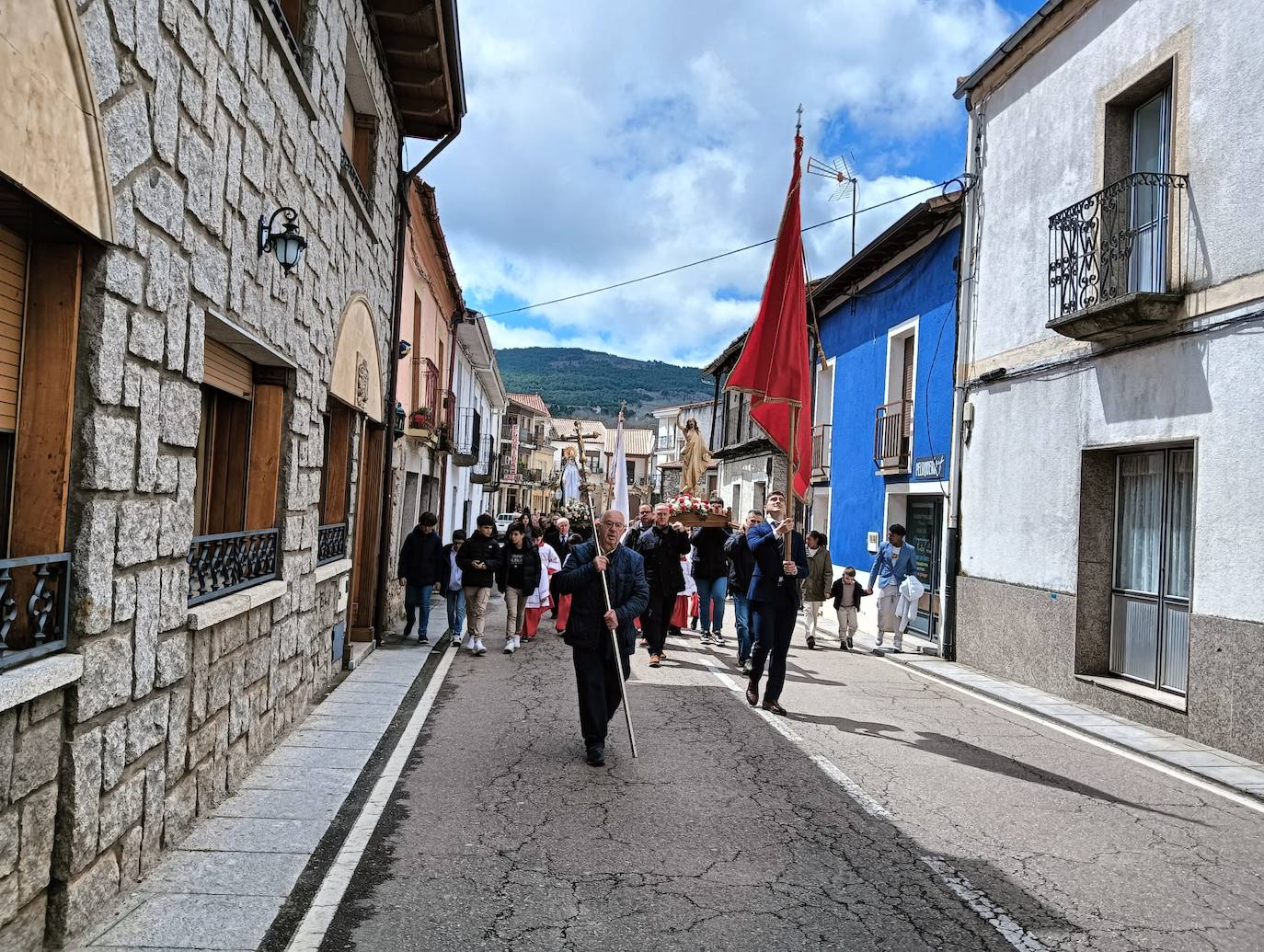 Linares celebra la procesión del encuentro y recibe a la Virgen del Buen Suceso