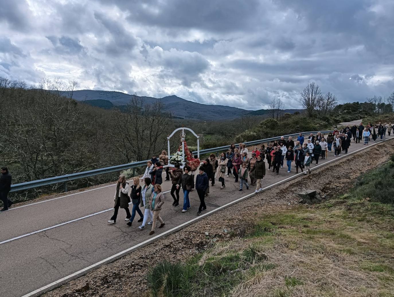 Linares celebra la procesión del encuentro y recibe a la Virgen del Buen Suceso