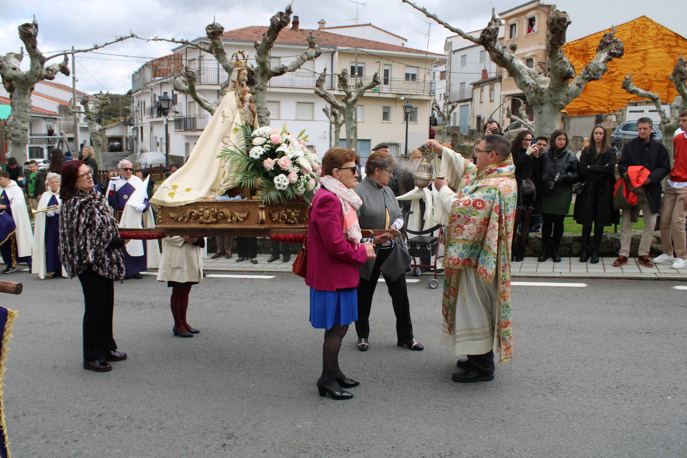 La Virgen de la Yedra celebra el encuentro con su hijo en Ledrada