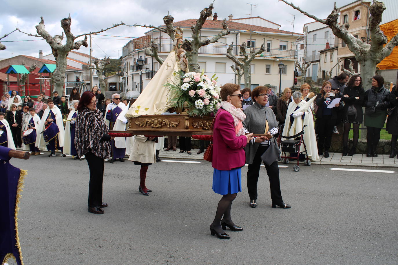 La Virgen de la Yedra celebra el encuentro con su hijo en Ledrada