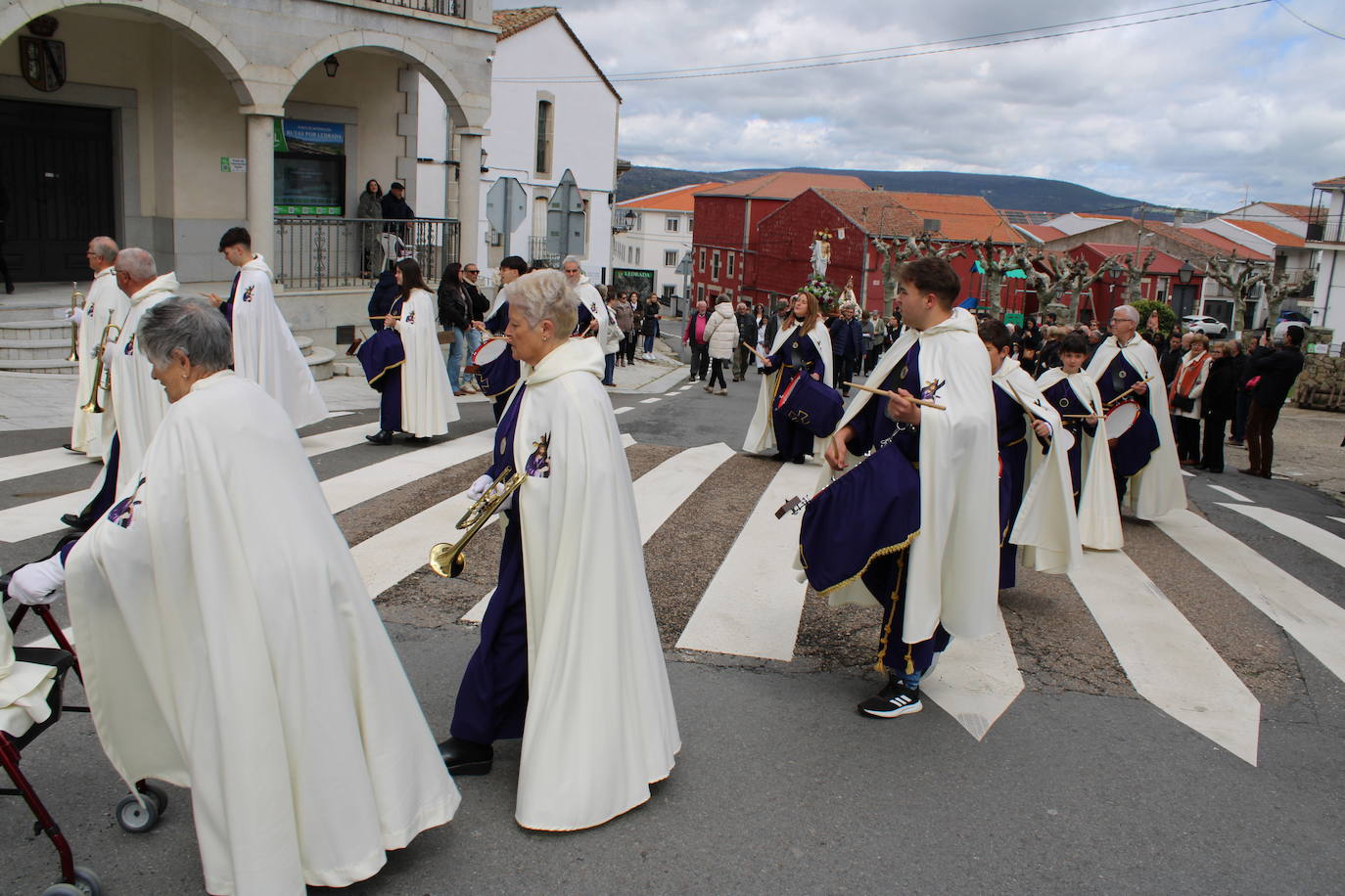 La Virgen de la Yedra celebra el encuentro con su hijo en Ledrada