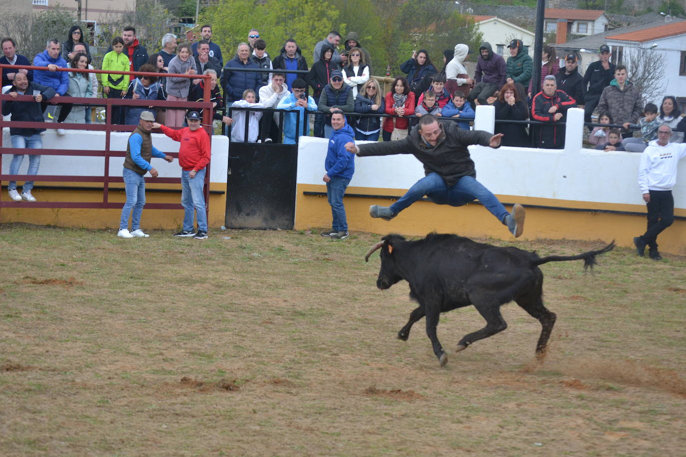 Fuentes de Oñoro celebra el Día del Hornazo