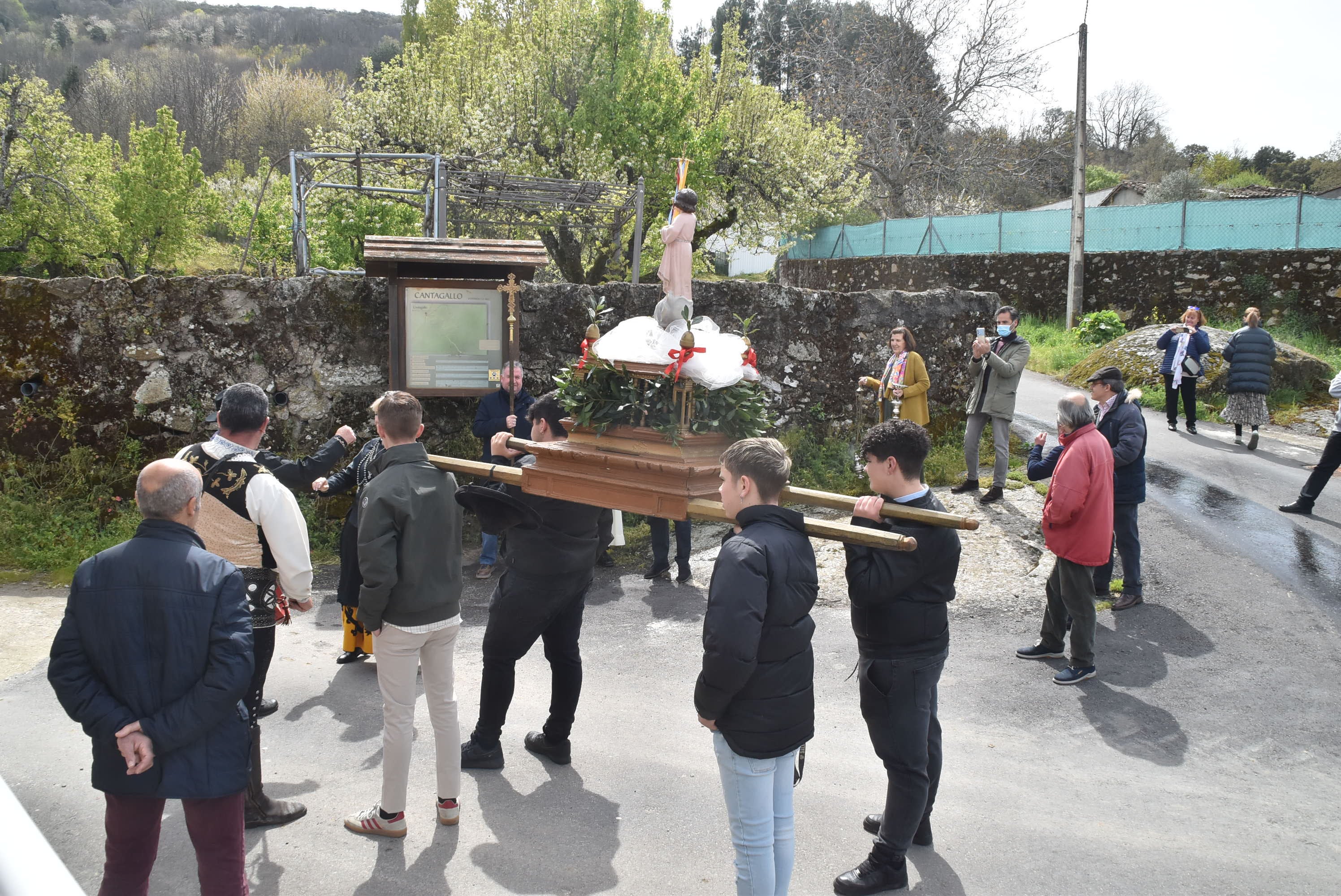 Cantagallo celebra el Lunes de Pascua con la tradicional procesión con el Niño Jesús