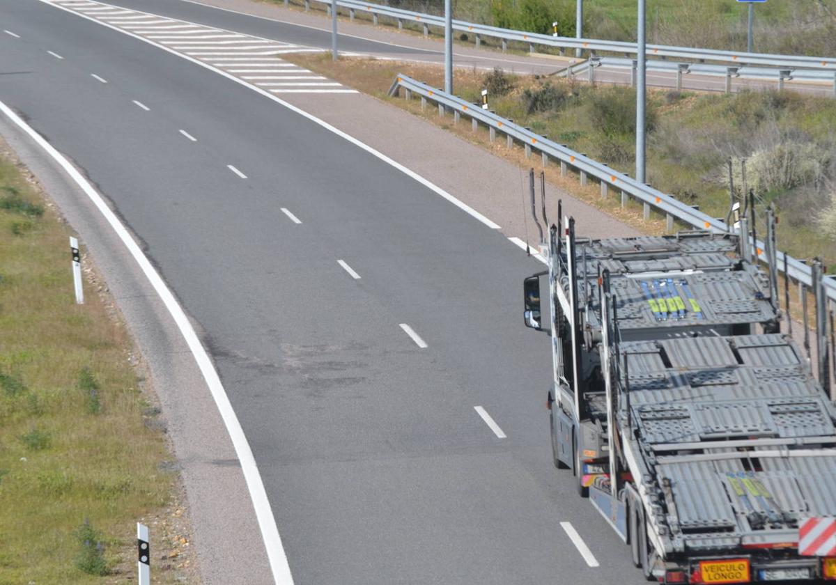 Puente desoye el clamor por el deplorable estado de la autovía A-62