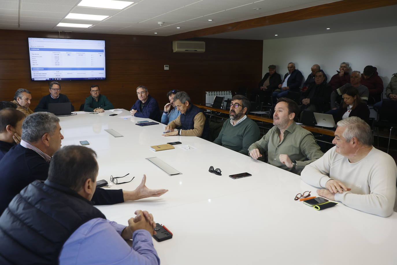 La Lonja, en frases: «Estamos llegando al límite, si no lo hemos sobrepasado ya»