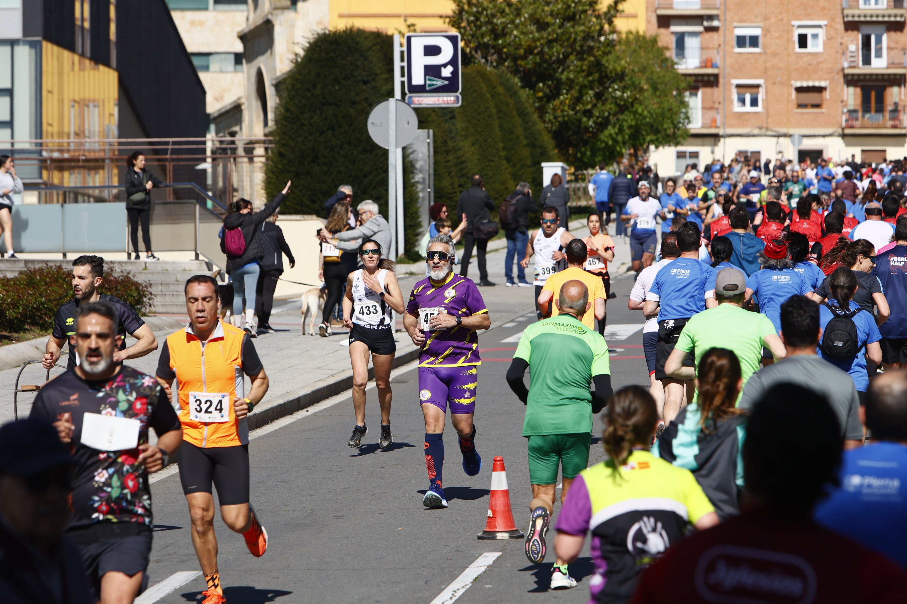Un millar de participantes en la carrera por el Día de Castilla y León