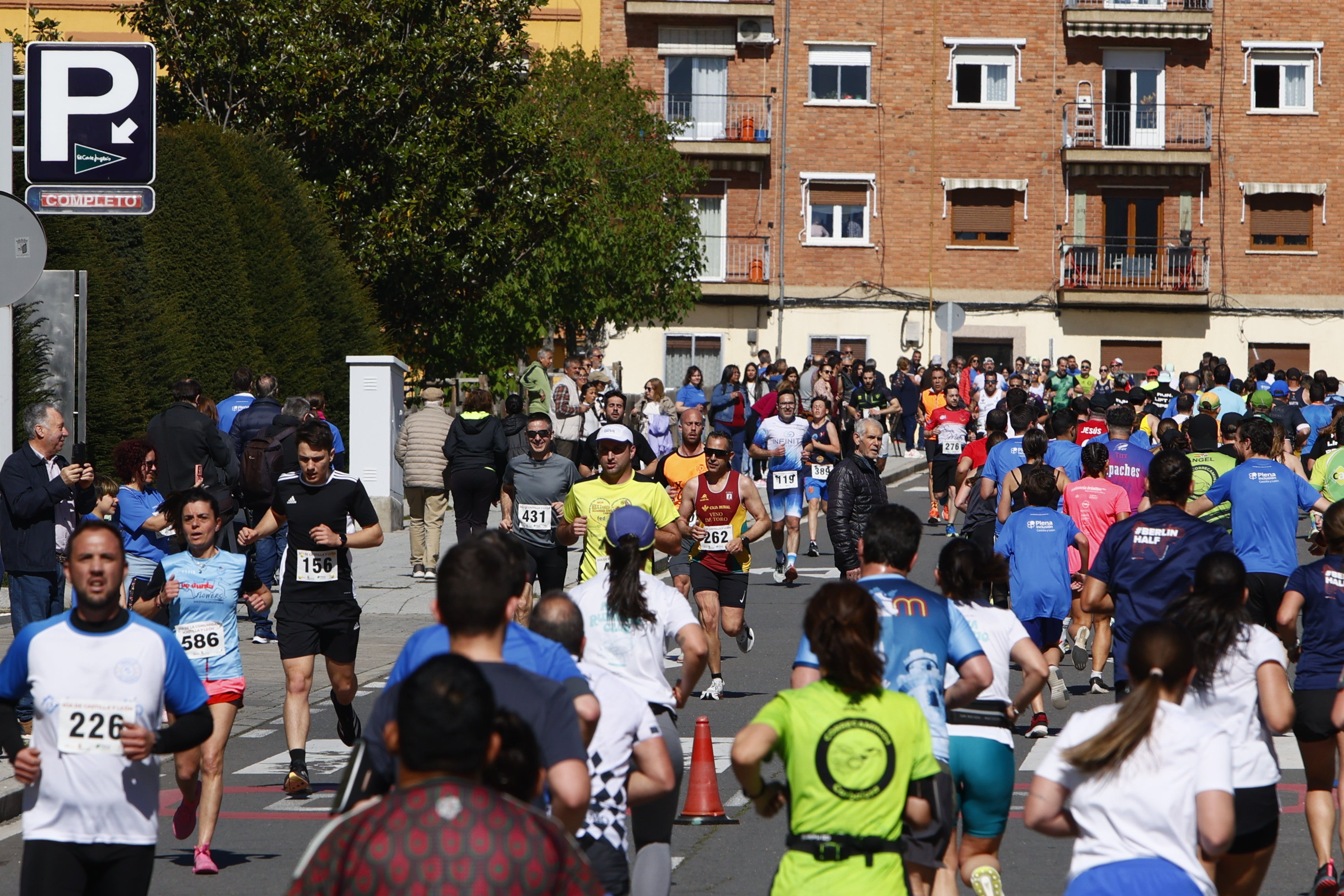 Un millar de participantes en la carrera por el Día de Castilla y León