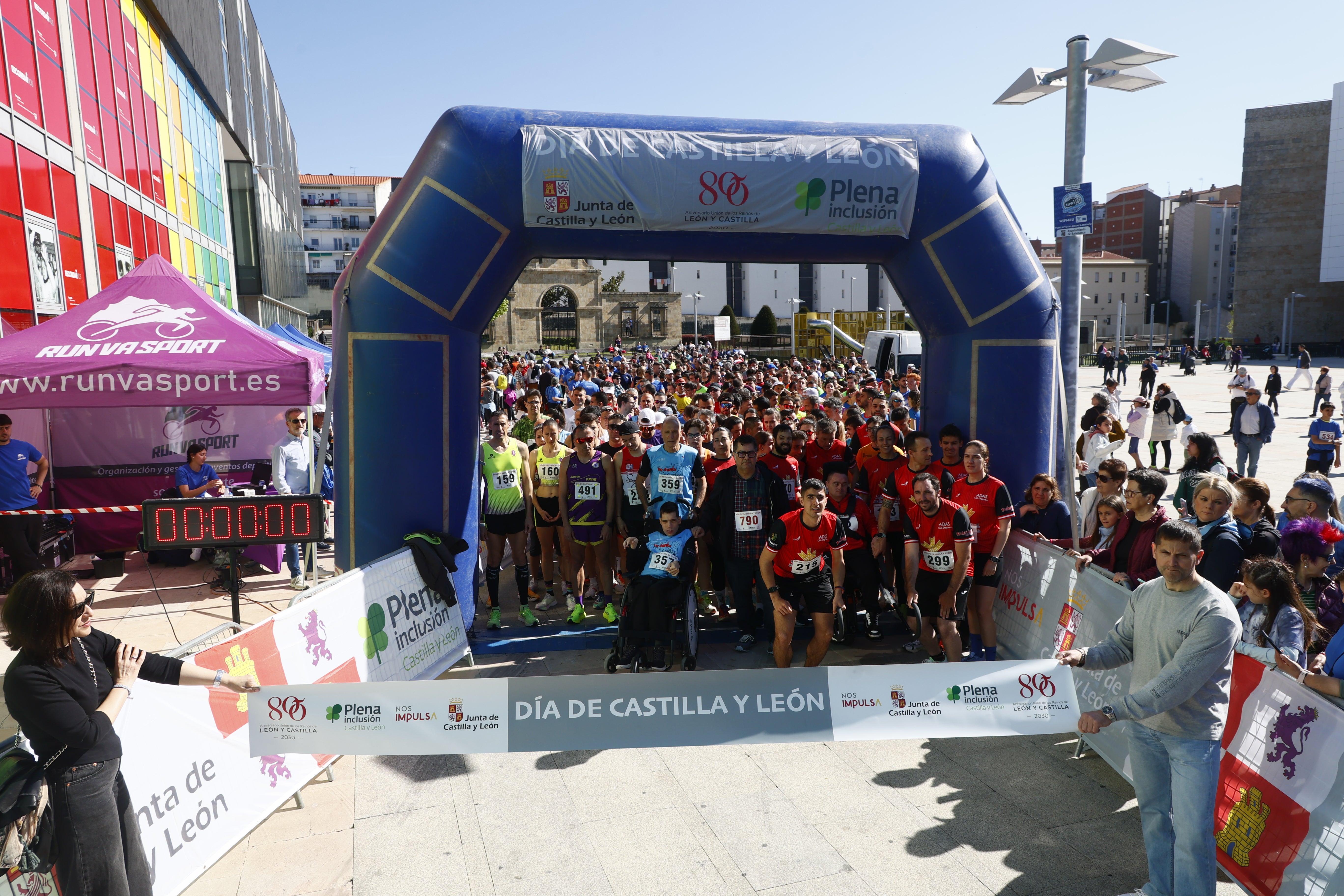 Un millar de participantes en la carrera por el Día de Castilla y León